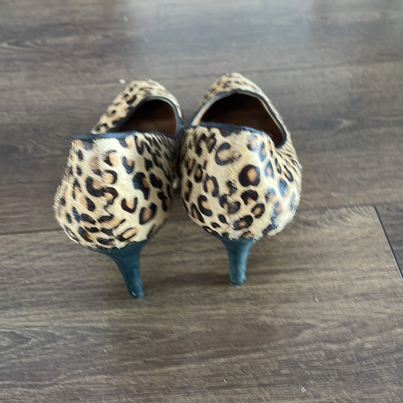 Also heels for sale. Shipping price varies. - Picture 3 of 4